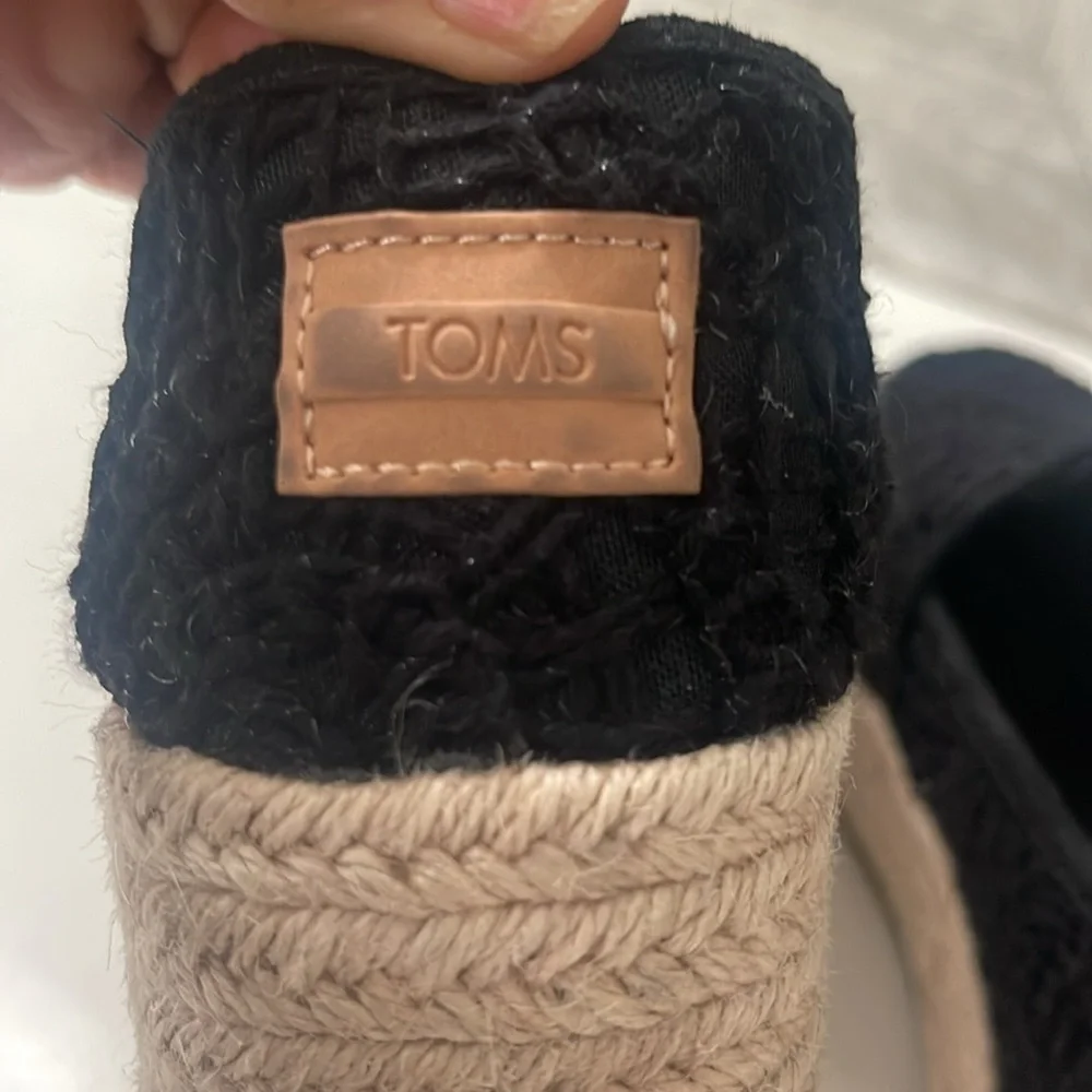 Toms Valencia Platform Espadrille black Crochet Lace size 6